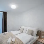 Myflat Wave Amber Apartment