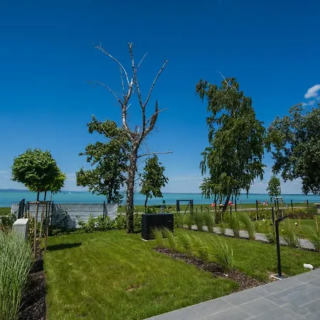 Апартаменты Myflat Wave Amber